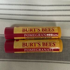Burt’s bees pomegranate moisturizing lip balm set of 2
